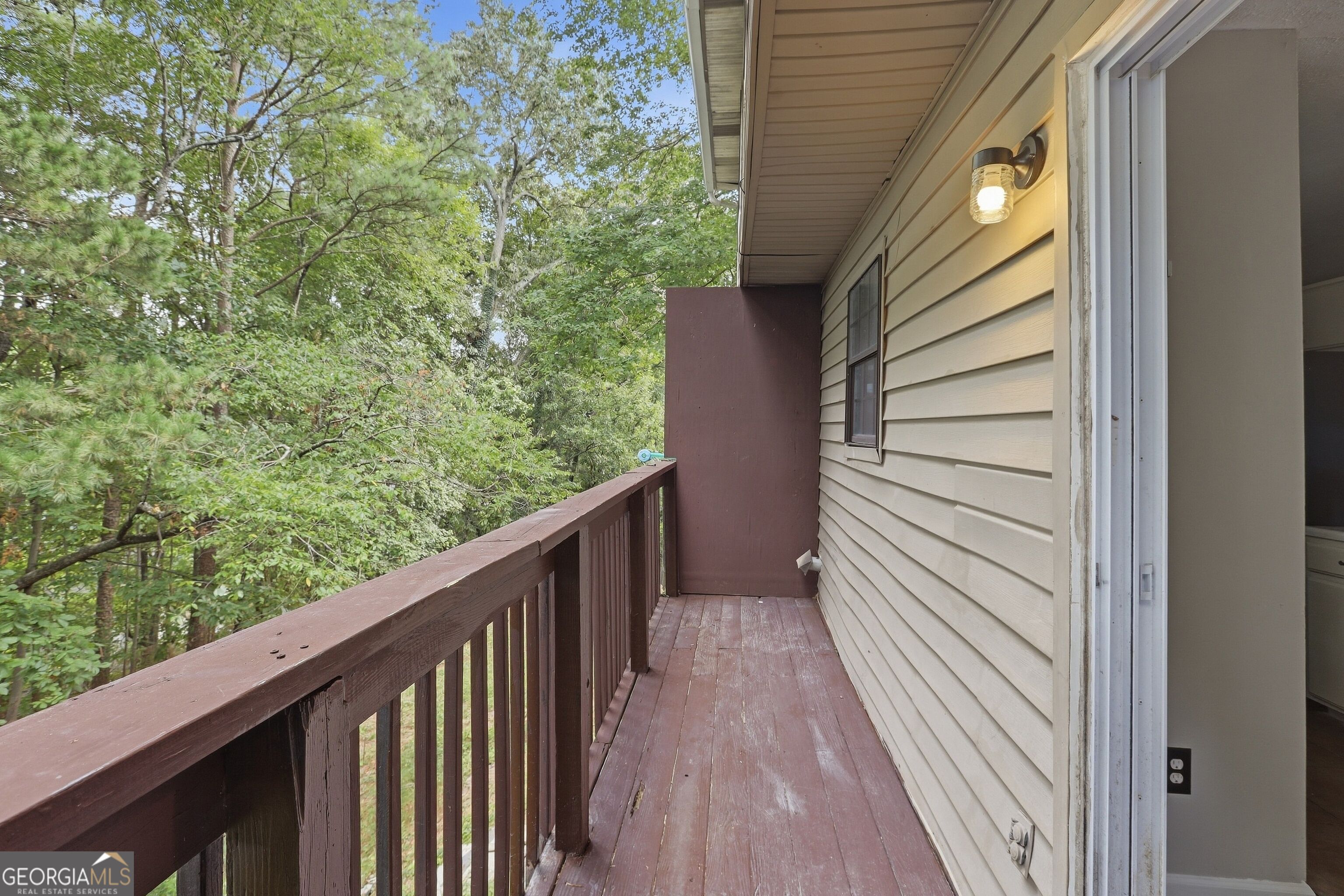 6977 Flagstone Drive Property Photo 5