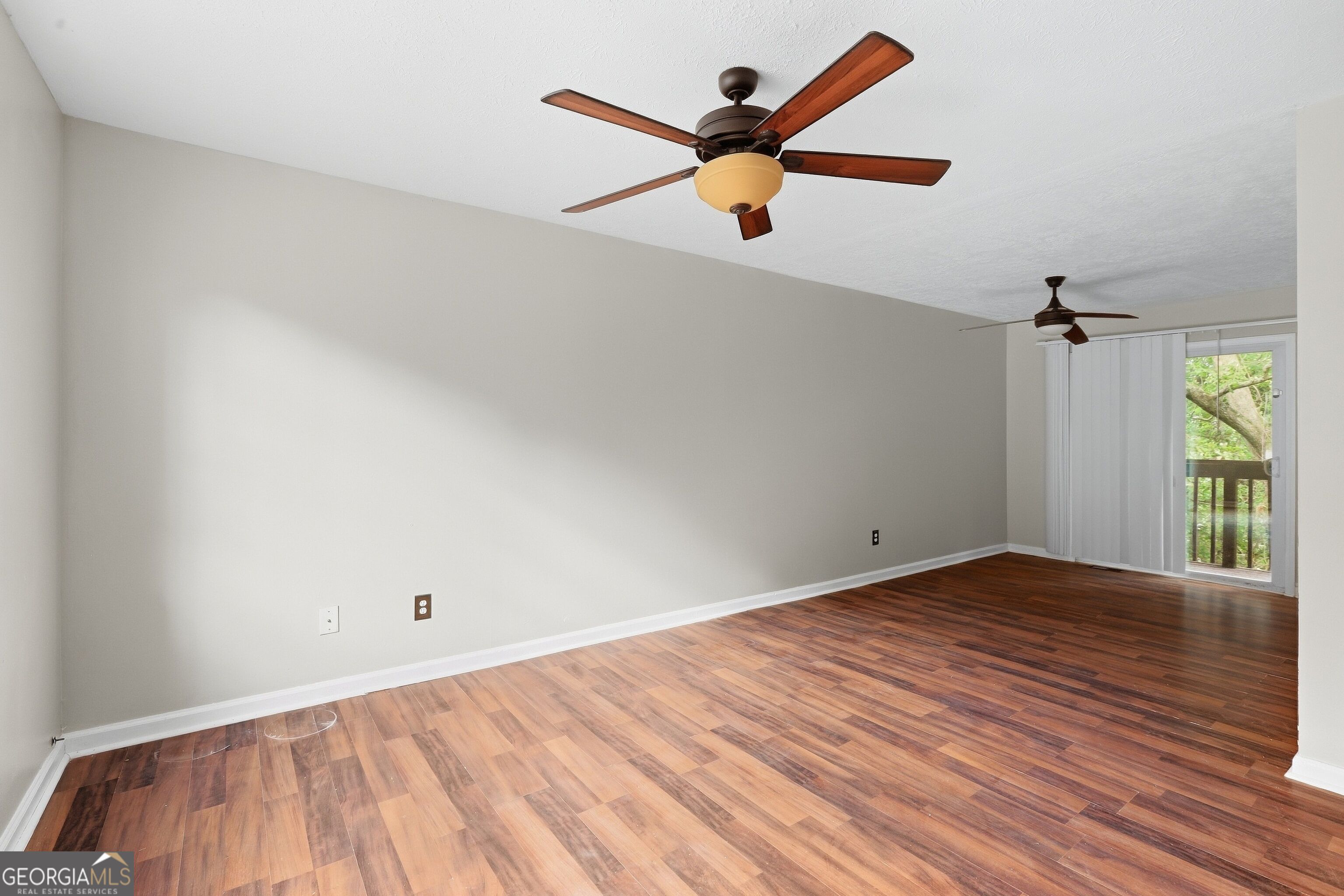 6977 Flagstone Drive Property Photo 8