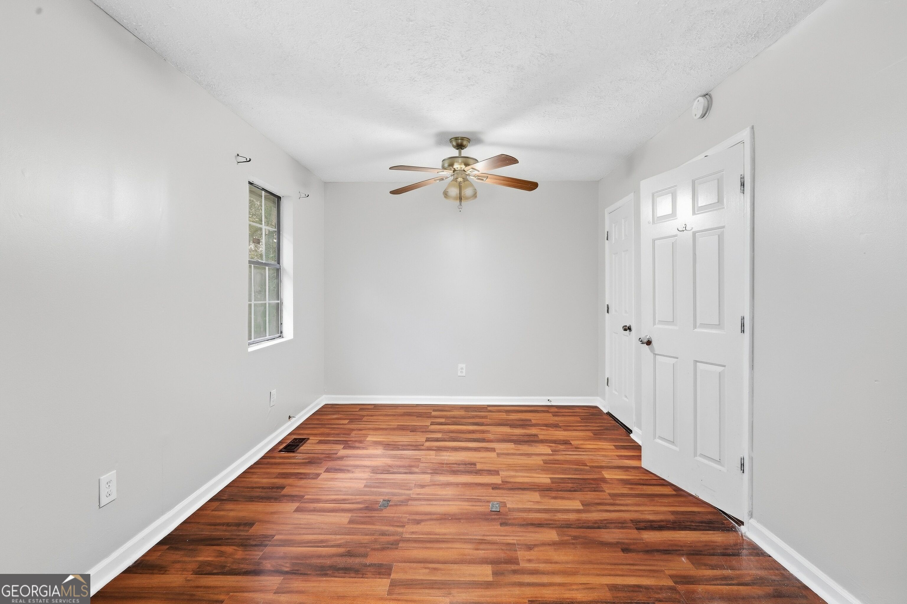 6977 Flagstone Drive Property Photo 11