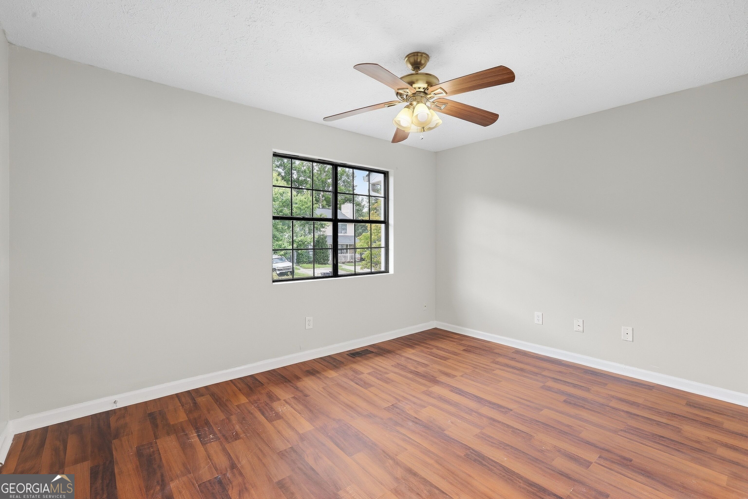 6977 Flagstone Drive Property Photo 12