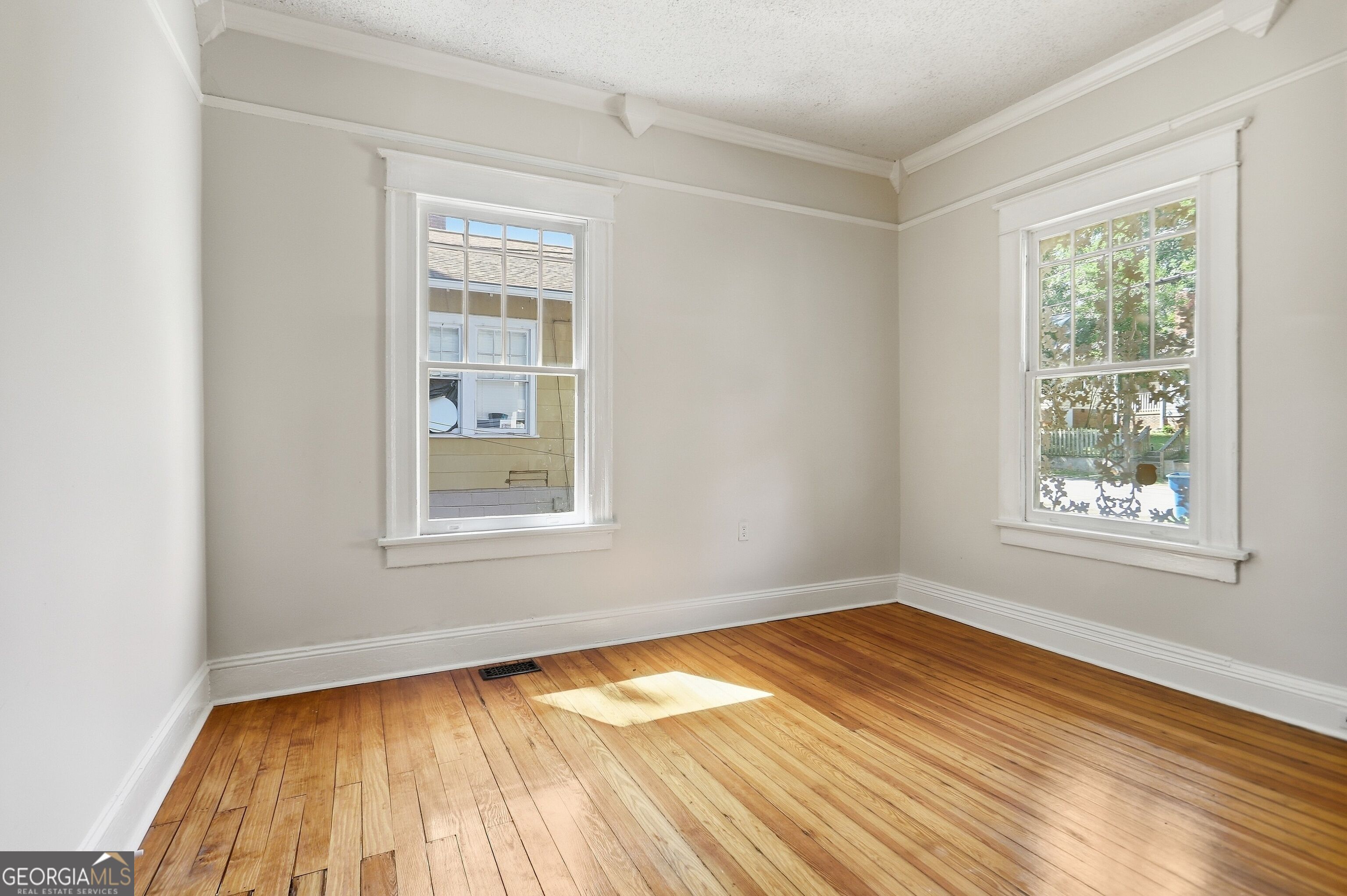 1470 Graham Street Sw Property Photo 4
