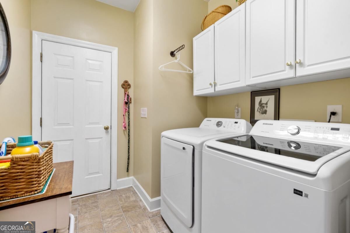 5623 Lancashire Lane Property Photo 9