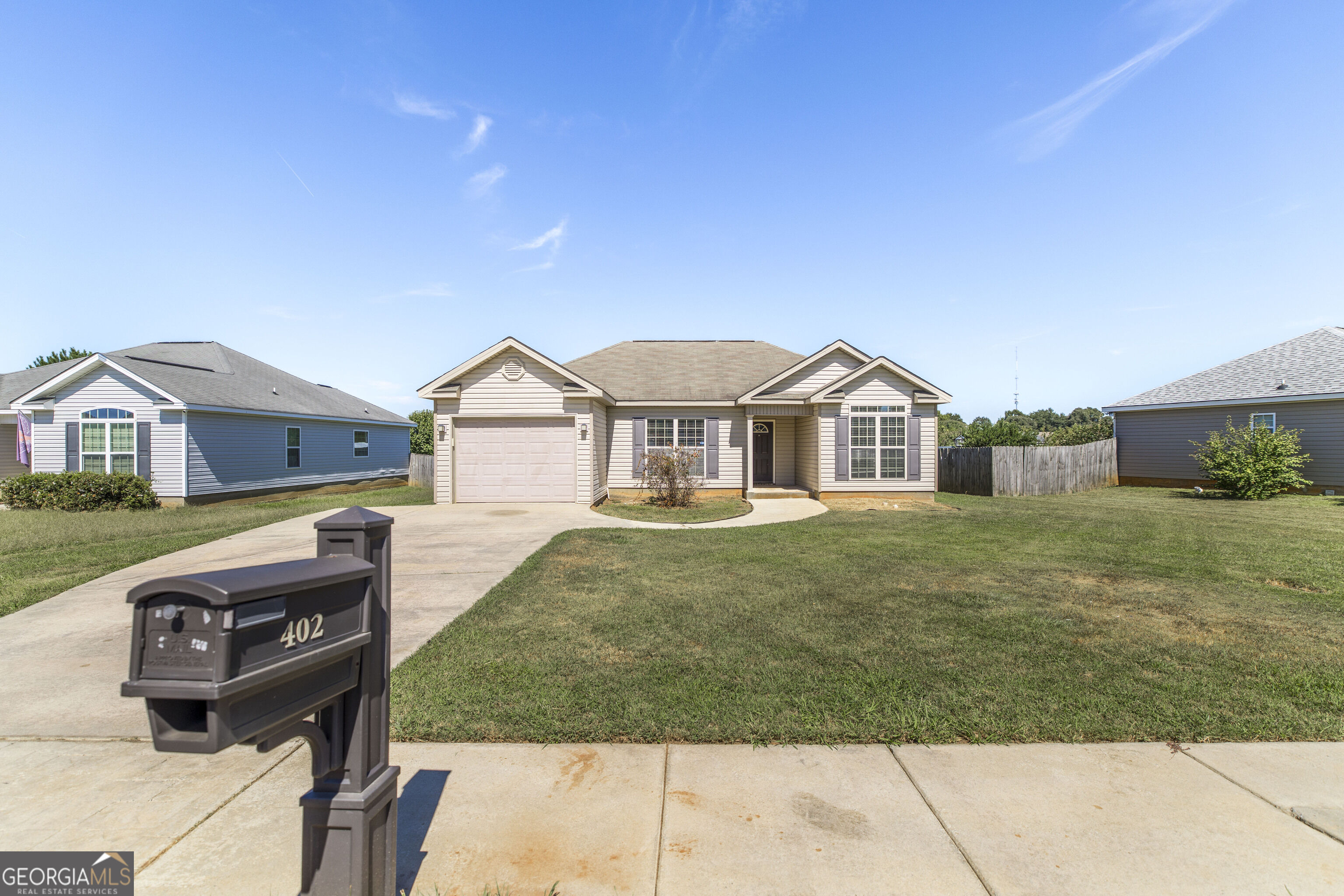 402 Tug Court Property Photo 1