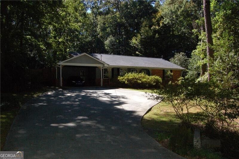 1054 Swathmore Drive Nw Property Photo 2