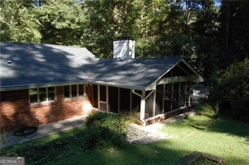 1054 Swathmore Drive Nw Property Photo 7