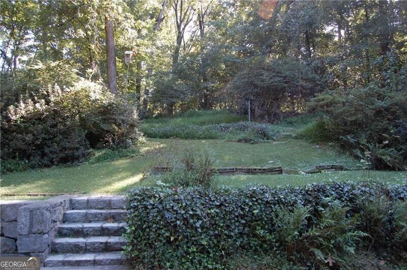1054 Swathmore Drive Nw Property Photo 8