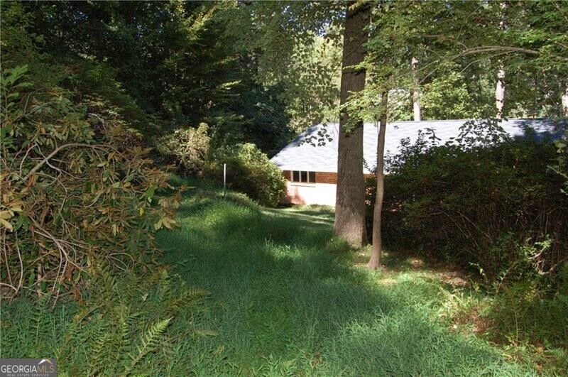 1054 Swathmore Drive Nw Property Photo 10