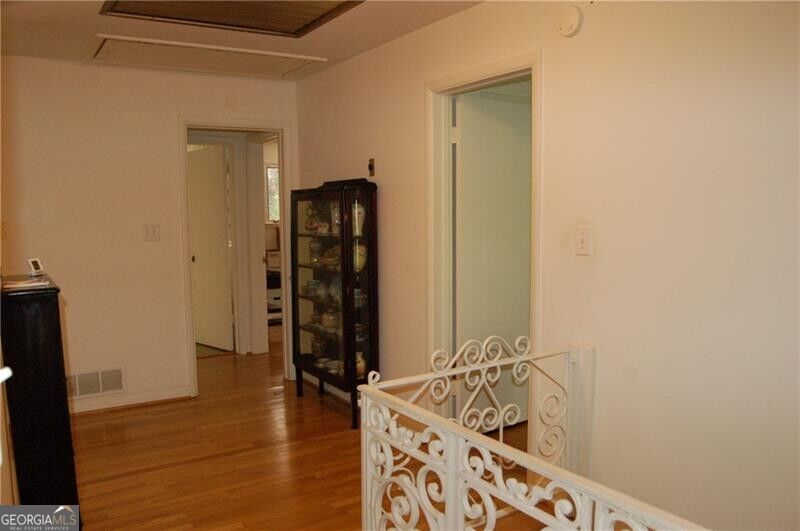 1054 Swathmore Drive Nw Property Photo 14