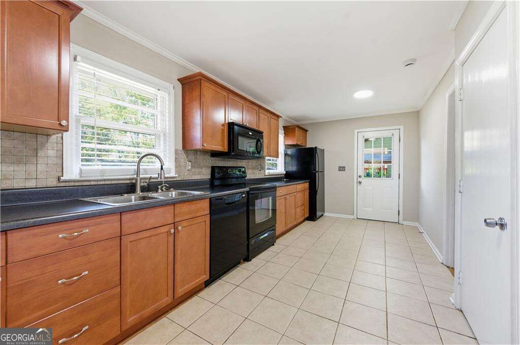 1003 Valley Drive Property Photo 17