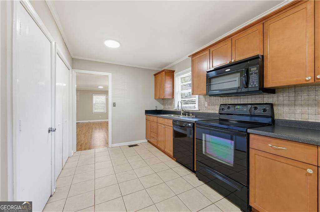 1003 Valley Drive Property Photo 18