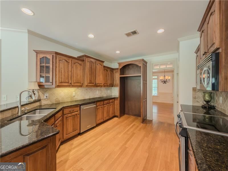517 Richmond Place Property Photo 10