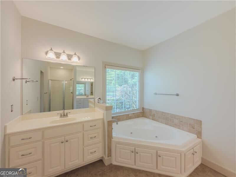 517 Richmond Place Property Photo 24