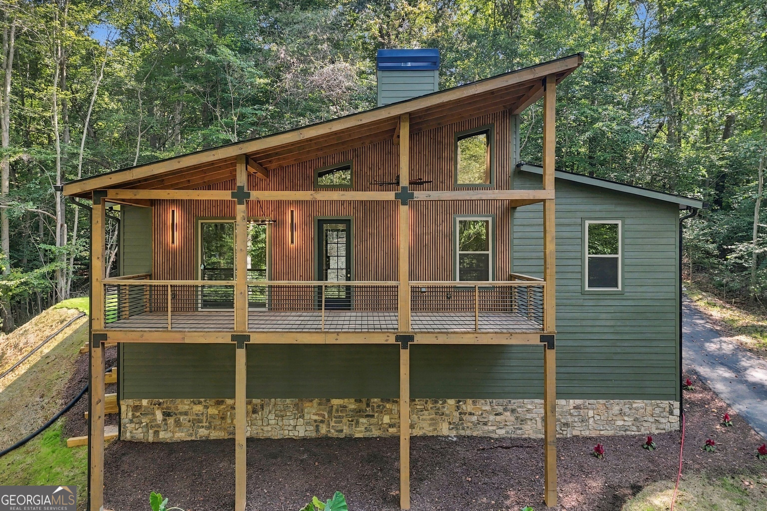 93 Elmwood Circle Property Photo 1