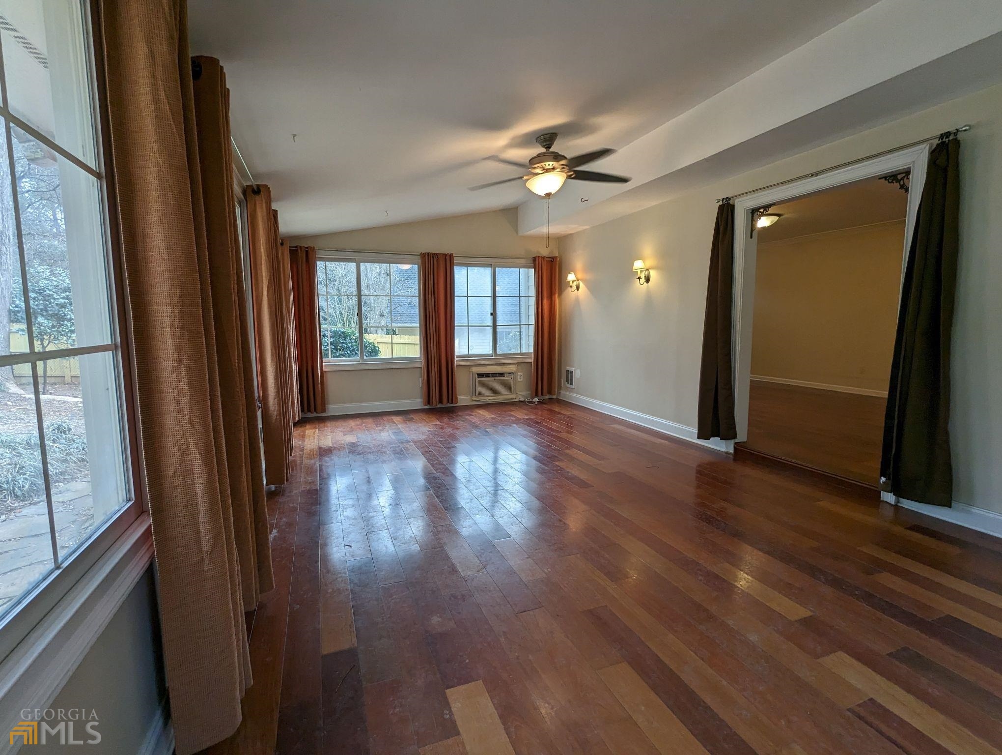 325 Lakeshore Drive Ne Property Photo 13