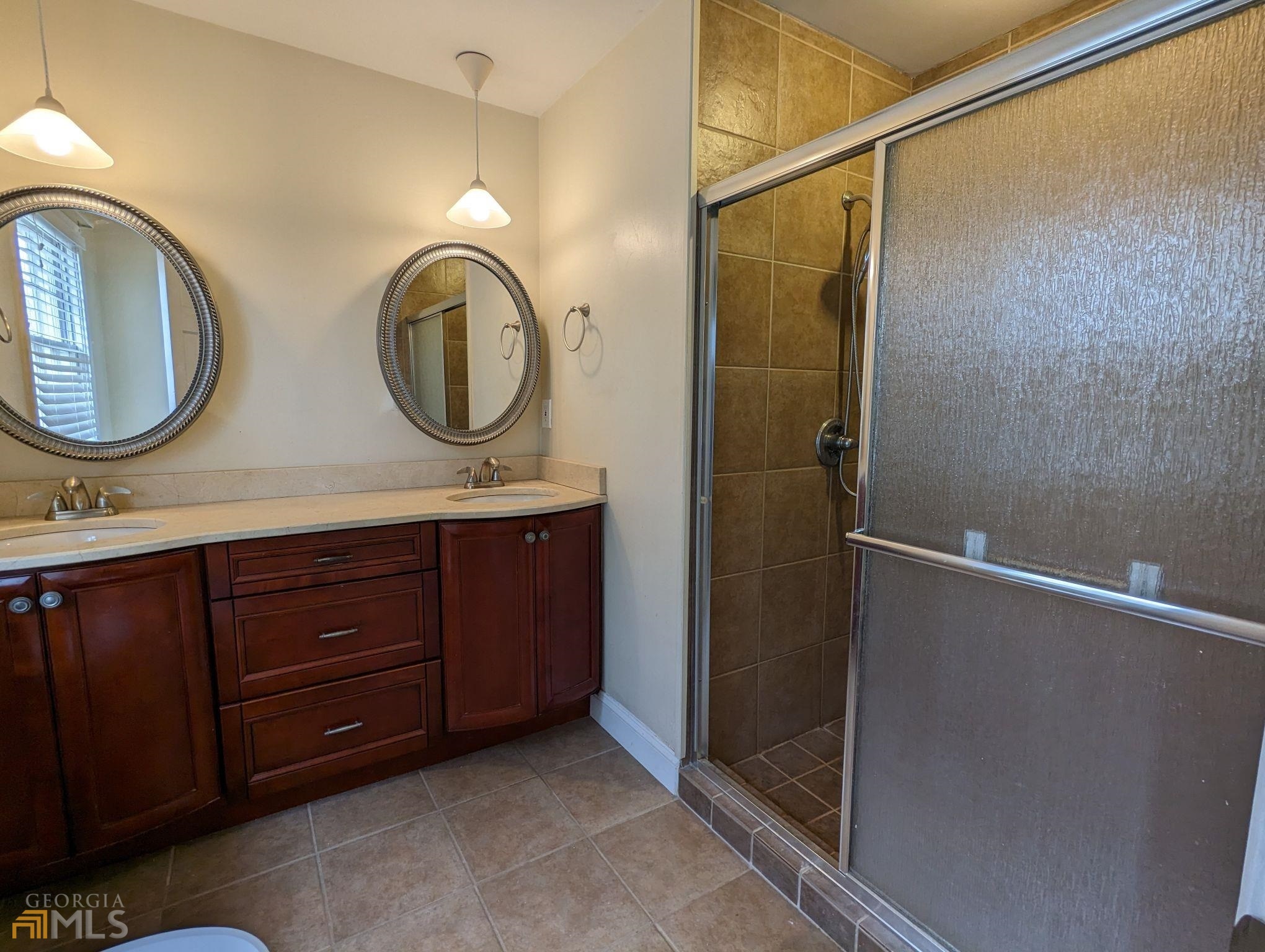 325 Lakeshore Drive Ne Property Photo 37