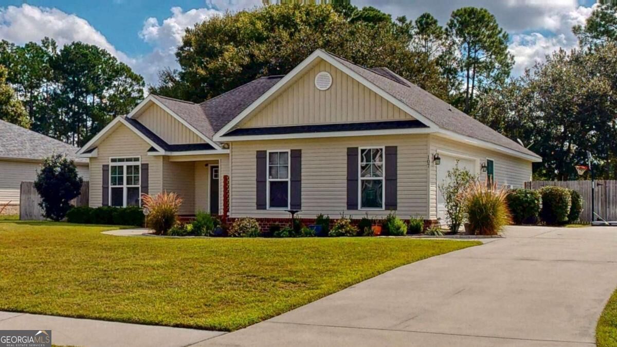 107 Kingsley Drive N Property Photo 1