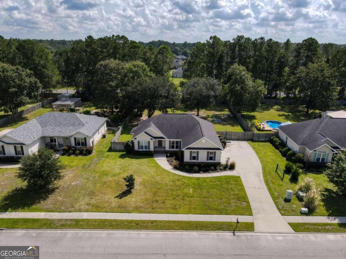 107 Kingsley Drive N Property Photo 2