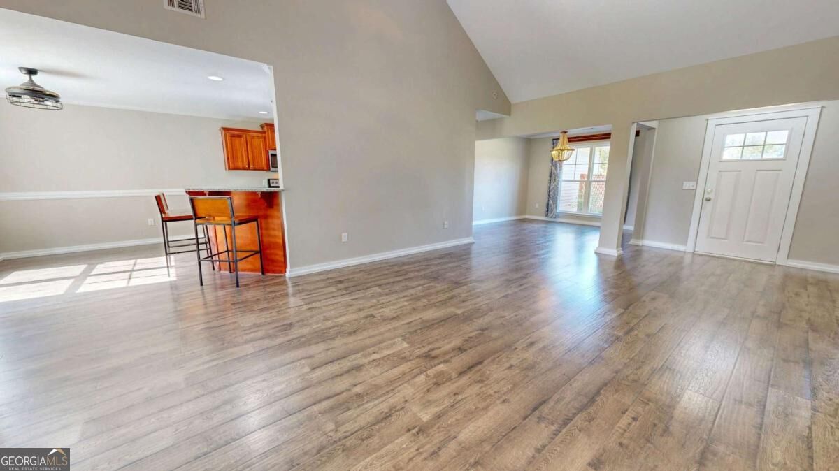 107 Kingsley Drive N Property Photo 6