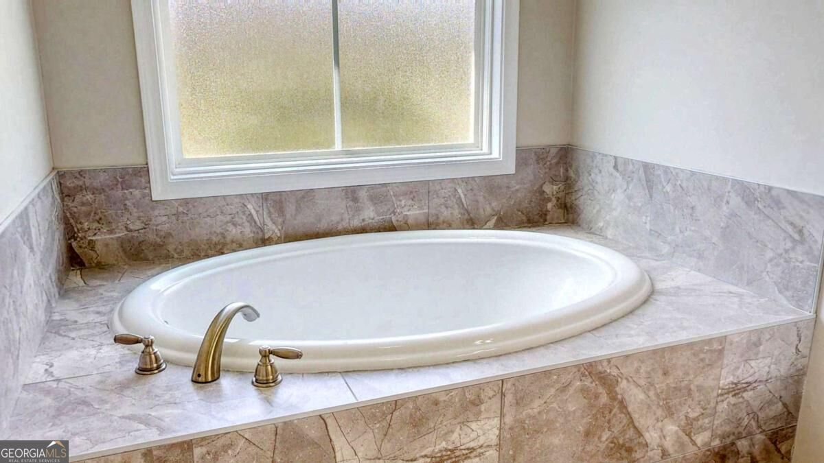 107 Kingsley Drive N Property Photo 22
