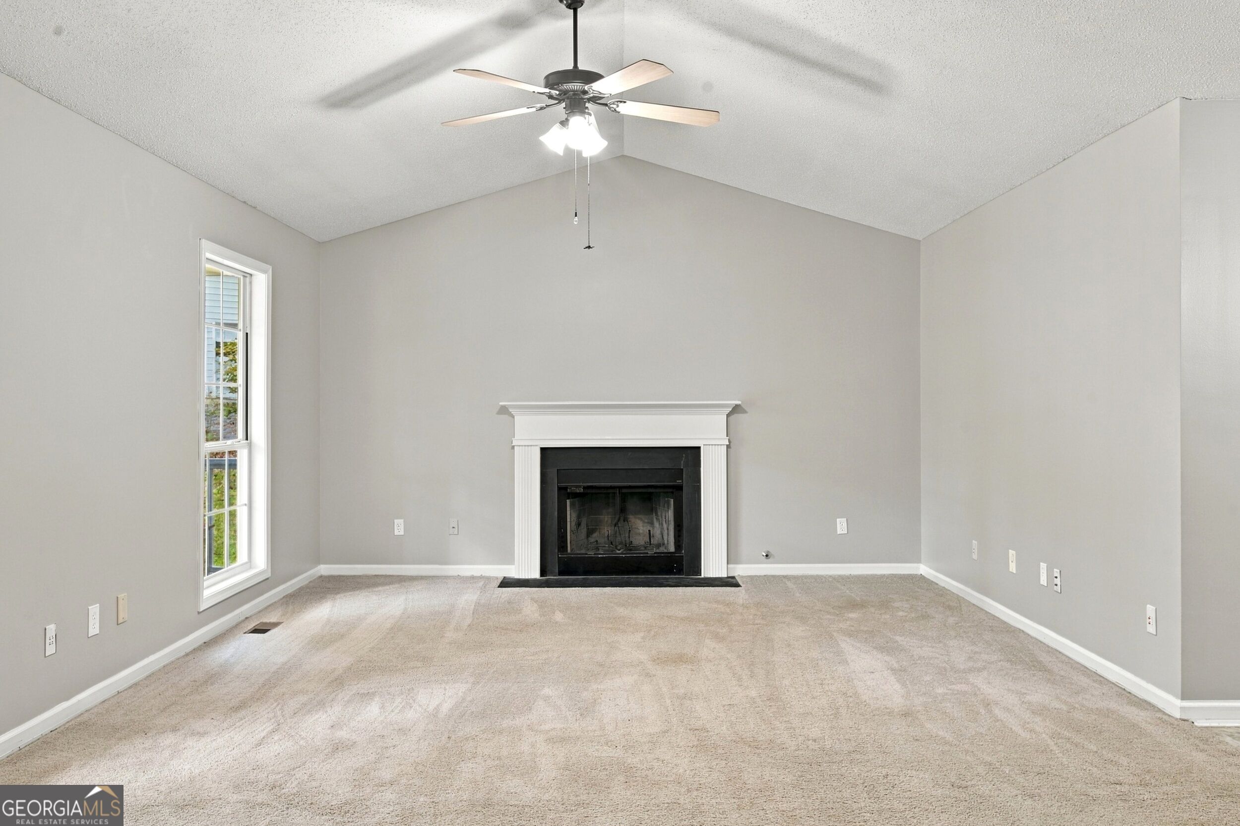 114 Blake Cove Property Photo 5