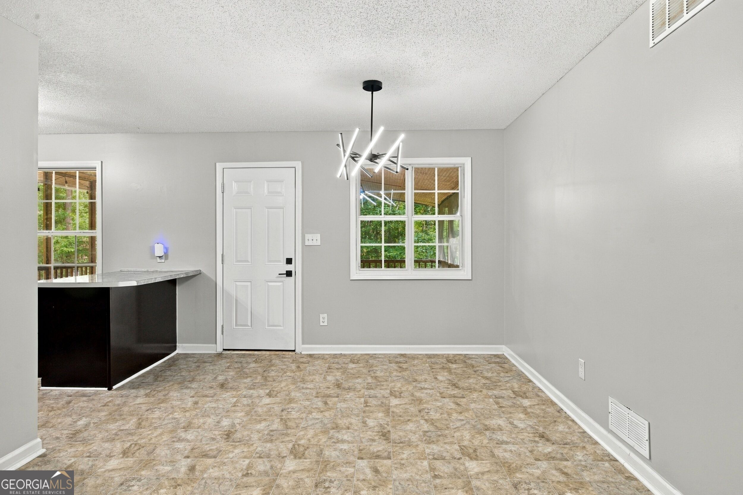114 Blake Cove Property Photo 6