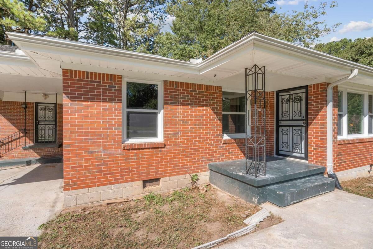 2465 Wood Valley Drive Property Photo 2