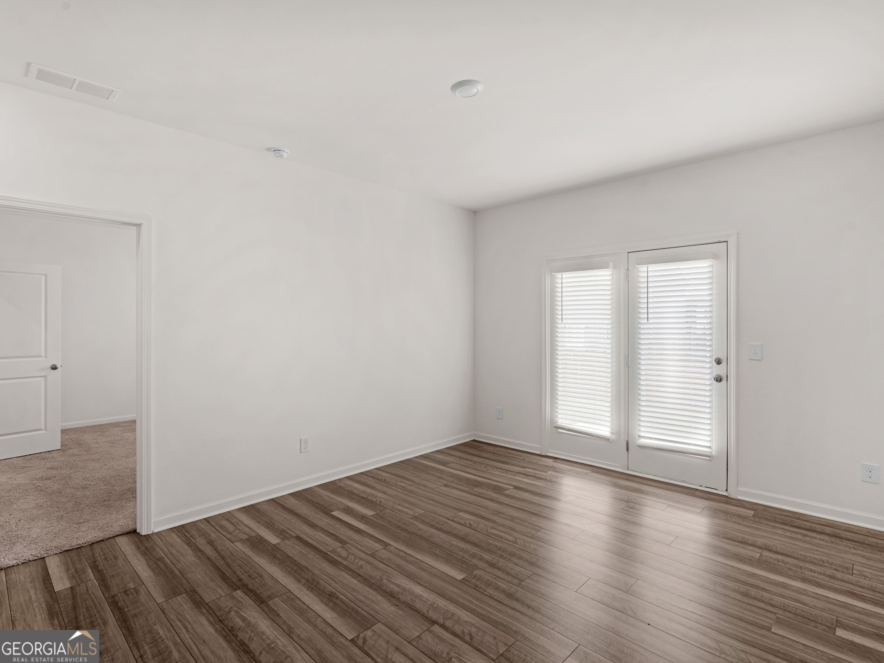 214 Georgian Way Property Photo 7