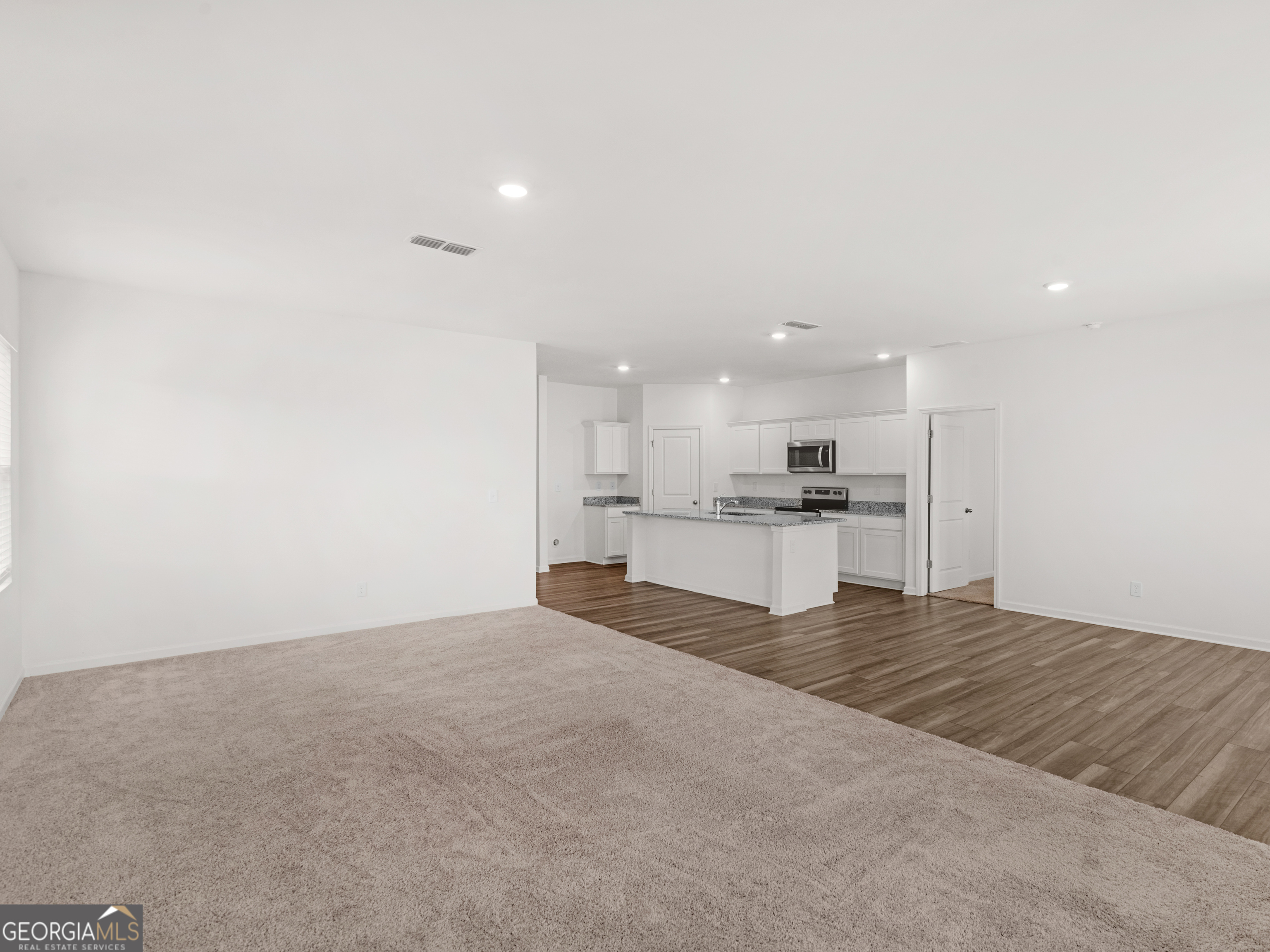 214 Georgian Way Property Photo 9