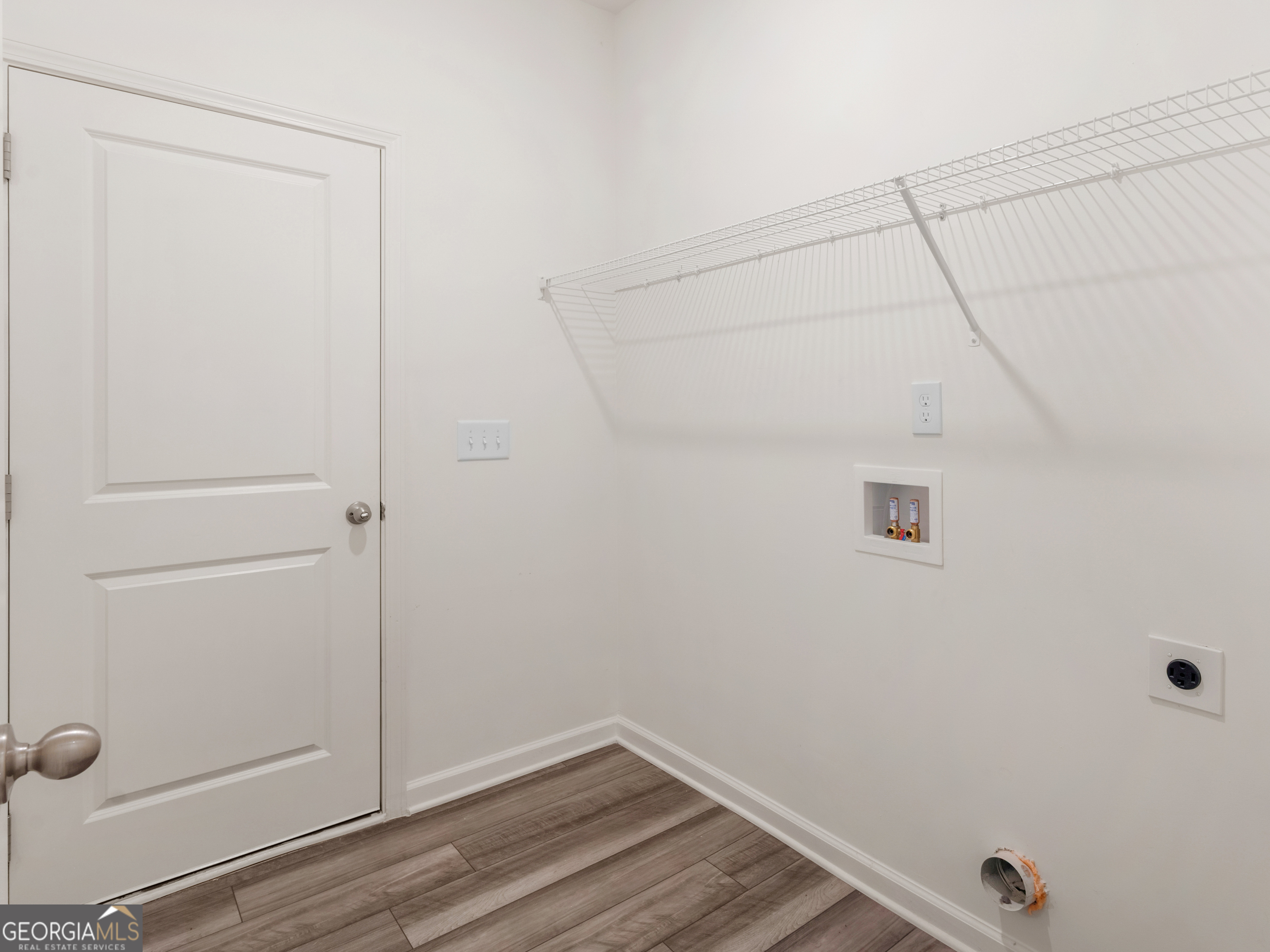 214 Georgian Way Property Photo 18