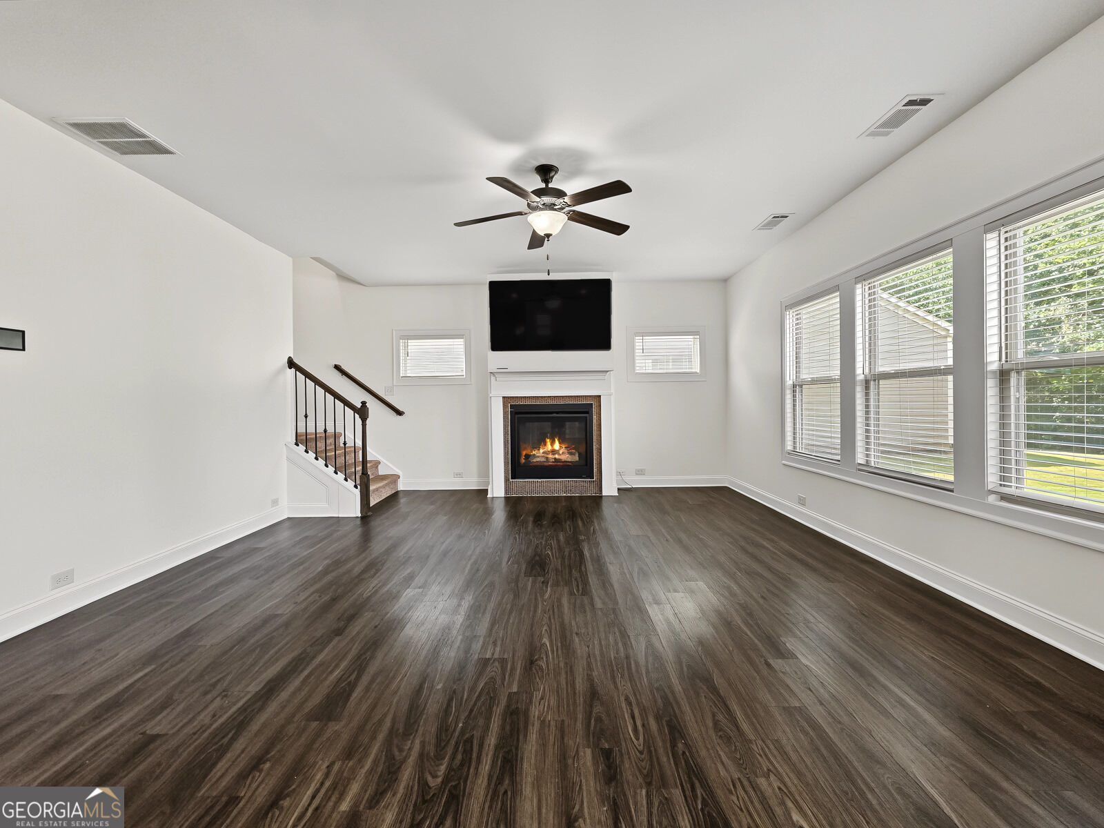1118 Hibiscus Way Sw Property Photo 5