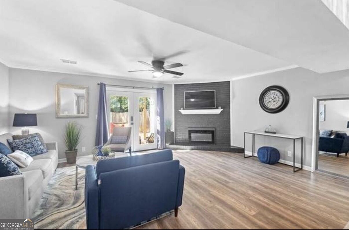 5005 Pat Mell Place Property Photo 3