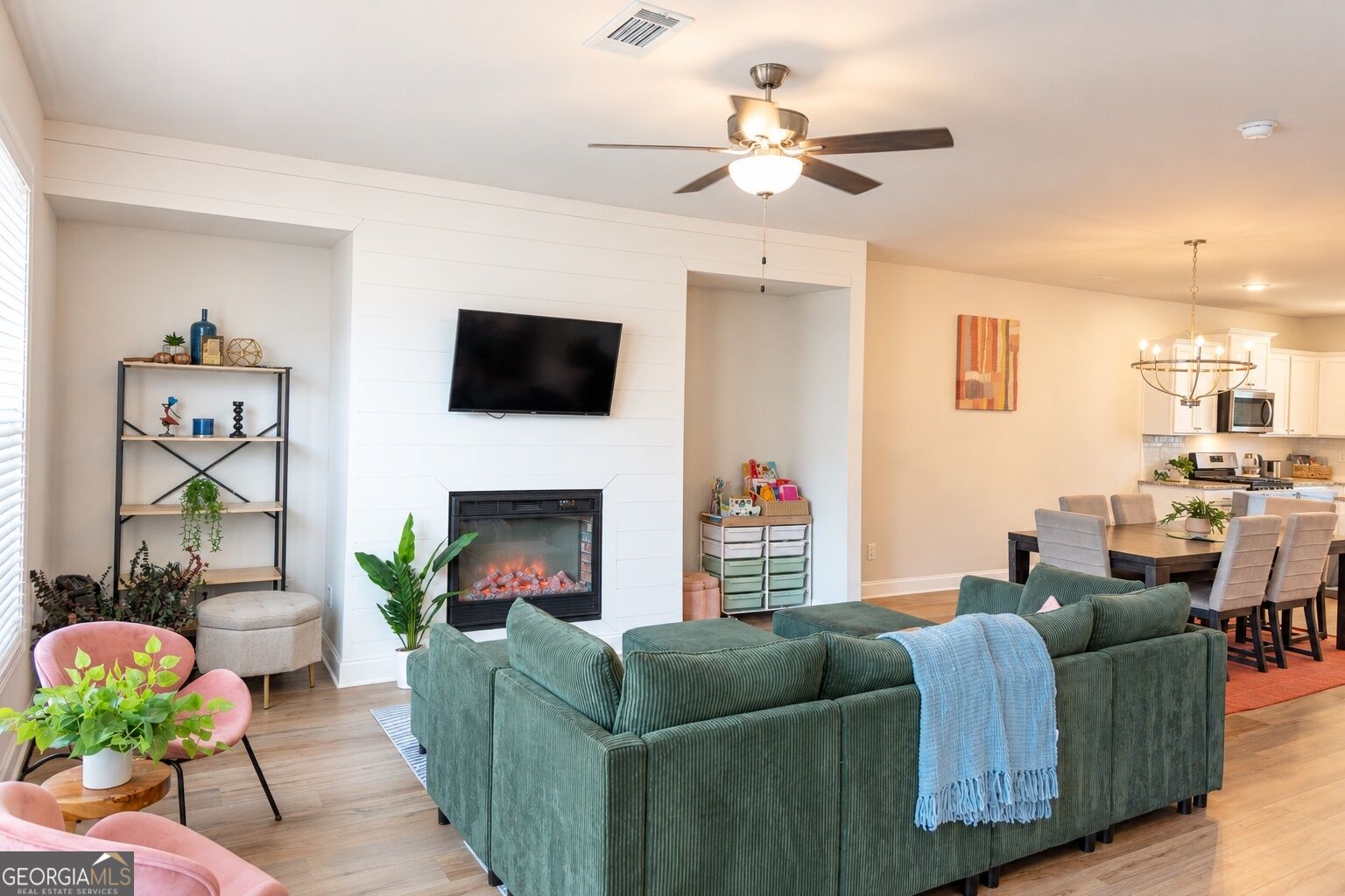 1576 Gin Blossom Circle Property Photo 3