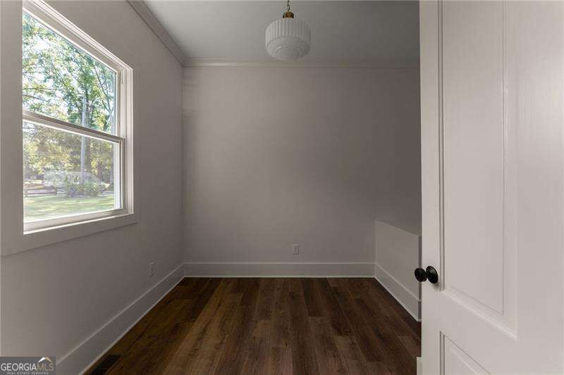 237 N Erwin Street Property Photo 10