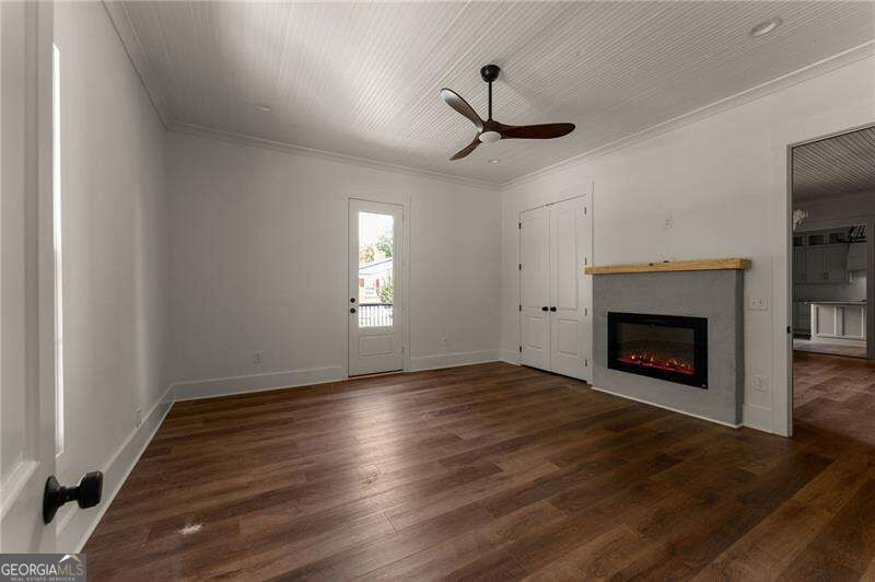 237 N Erwin Street Property Photo 24