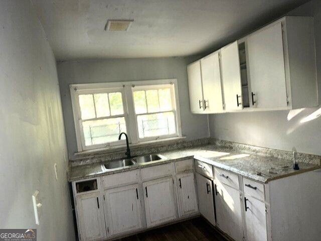 3335 Delmar Lane Nw Property Photo 3