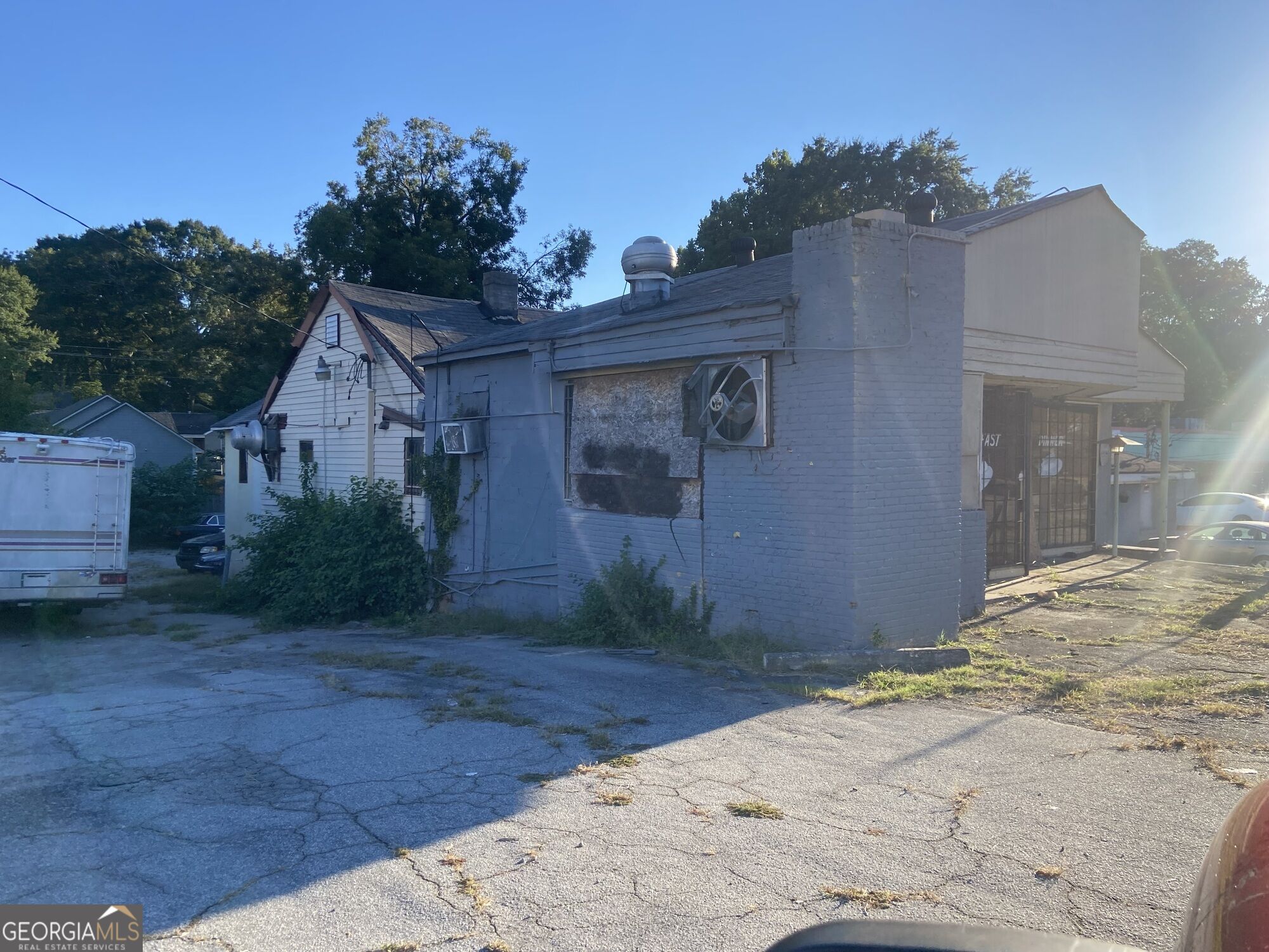 3135/3139 Glenwood Road Property Photo 2