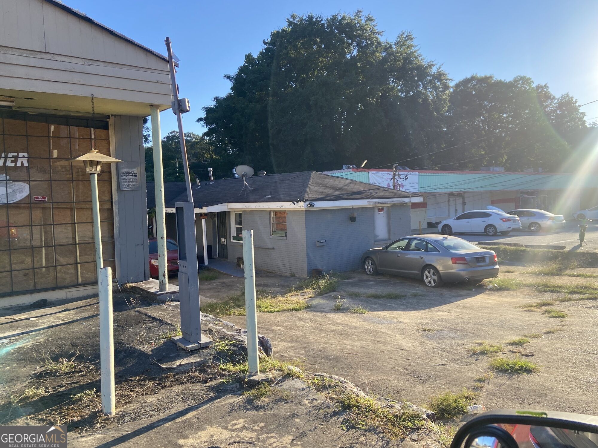 3135/3139 Glenwood Road Property Photo 4