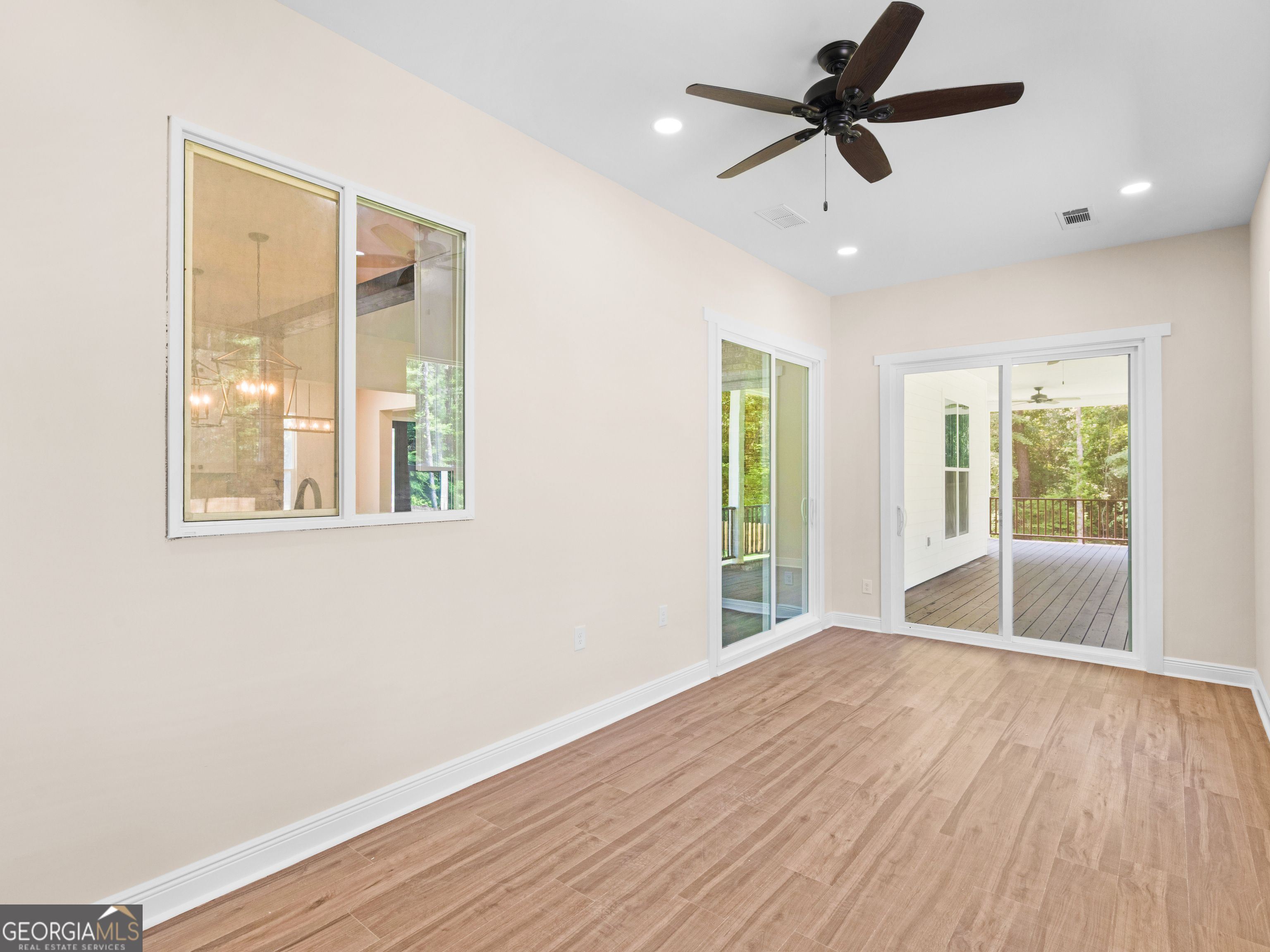 1019 Oakridge Drive Property Photo 20