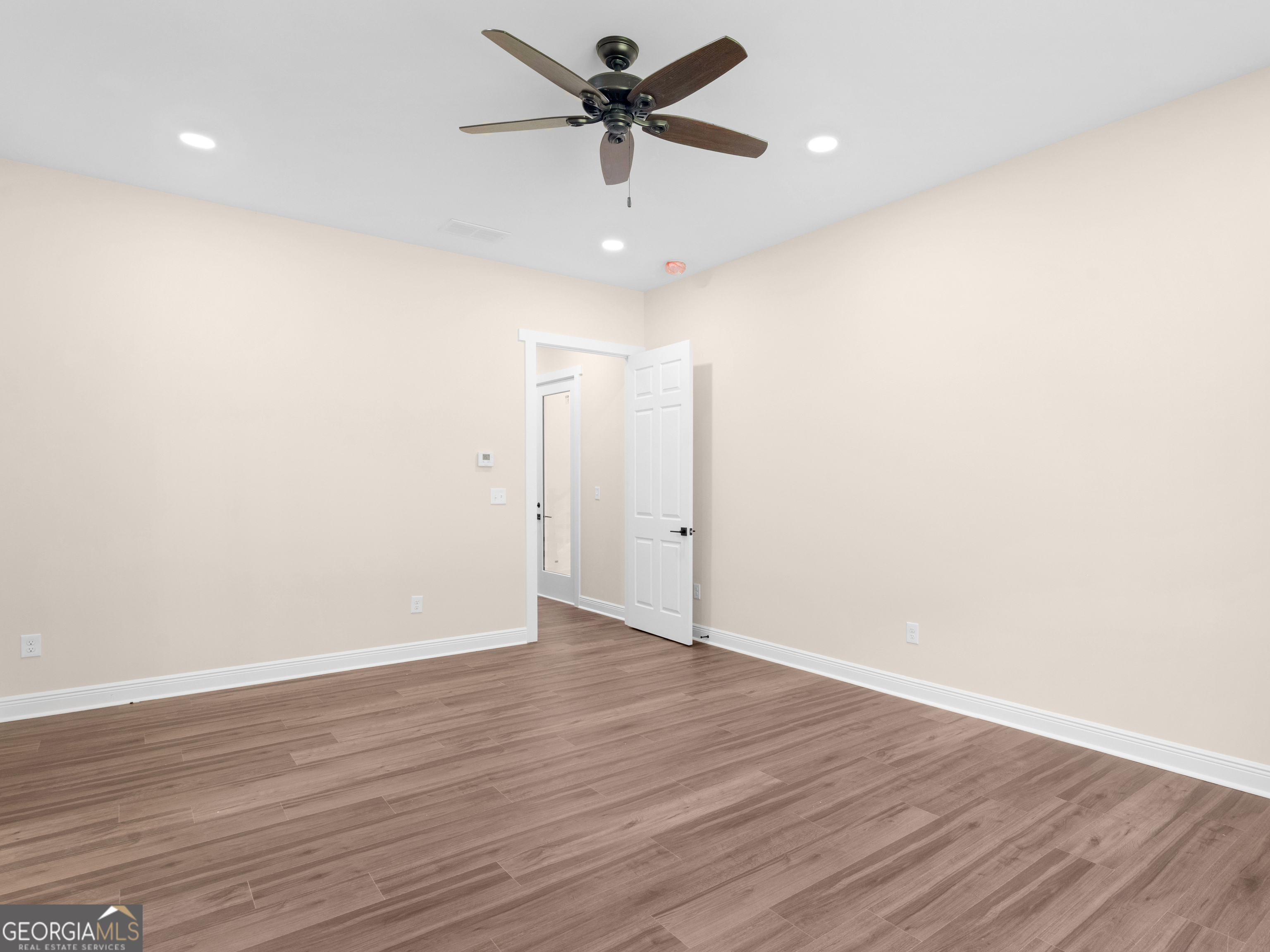 1019 Oakridge Drive Property Photo 23