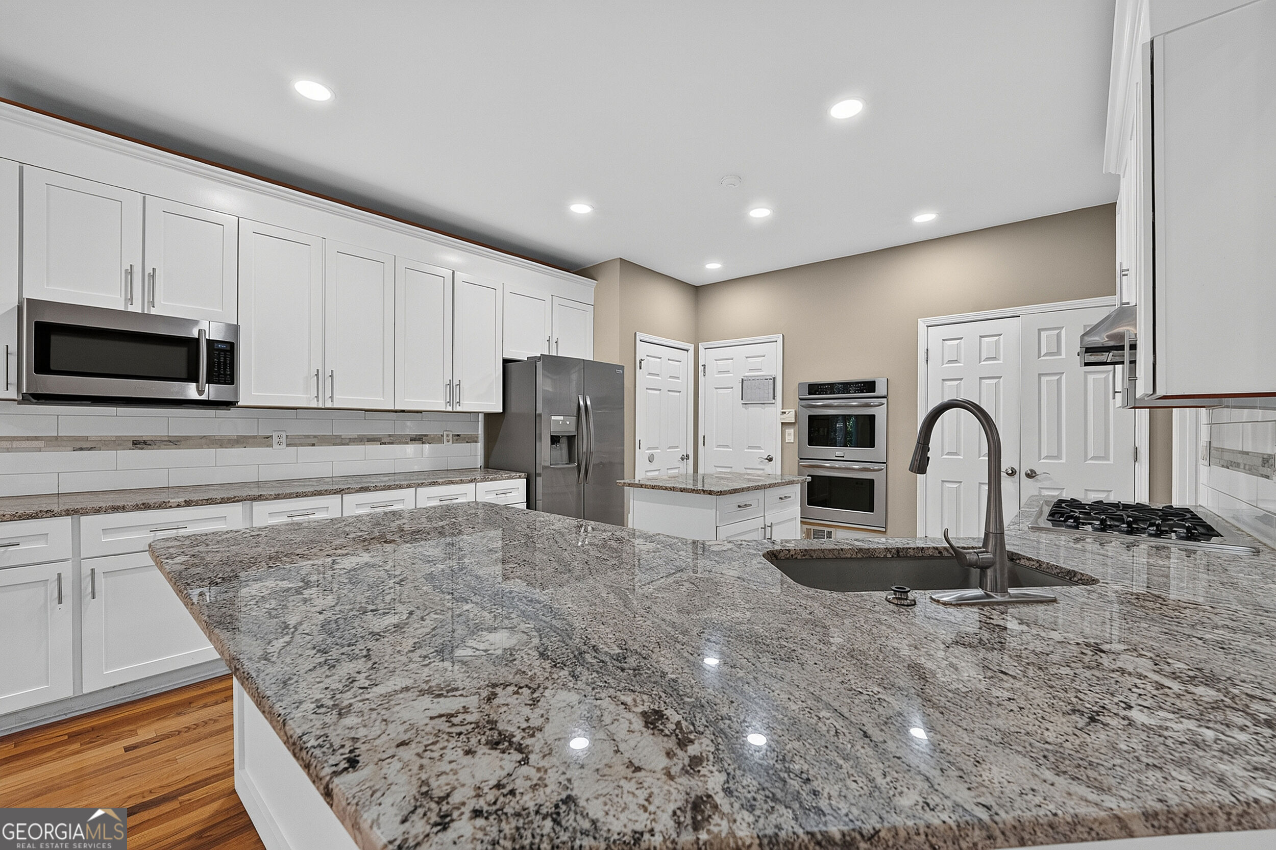 1735 Riverglen Drive Property Photo 17