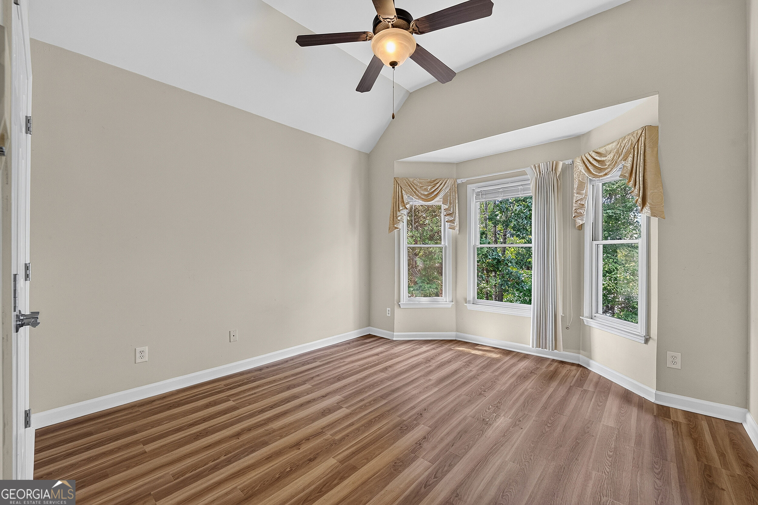 1735 Riverglen Drive Property Photo 24