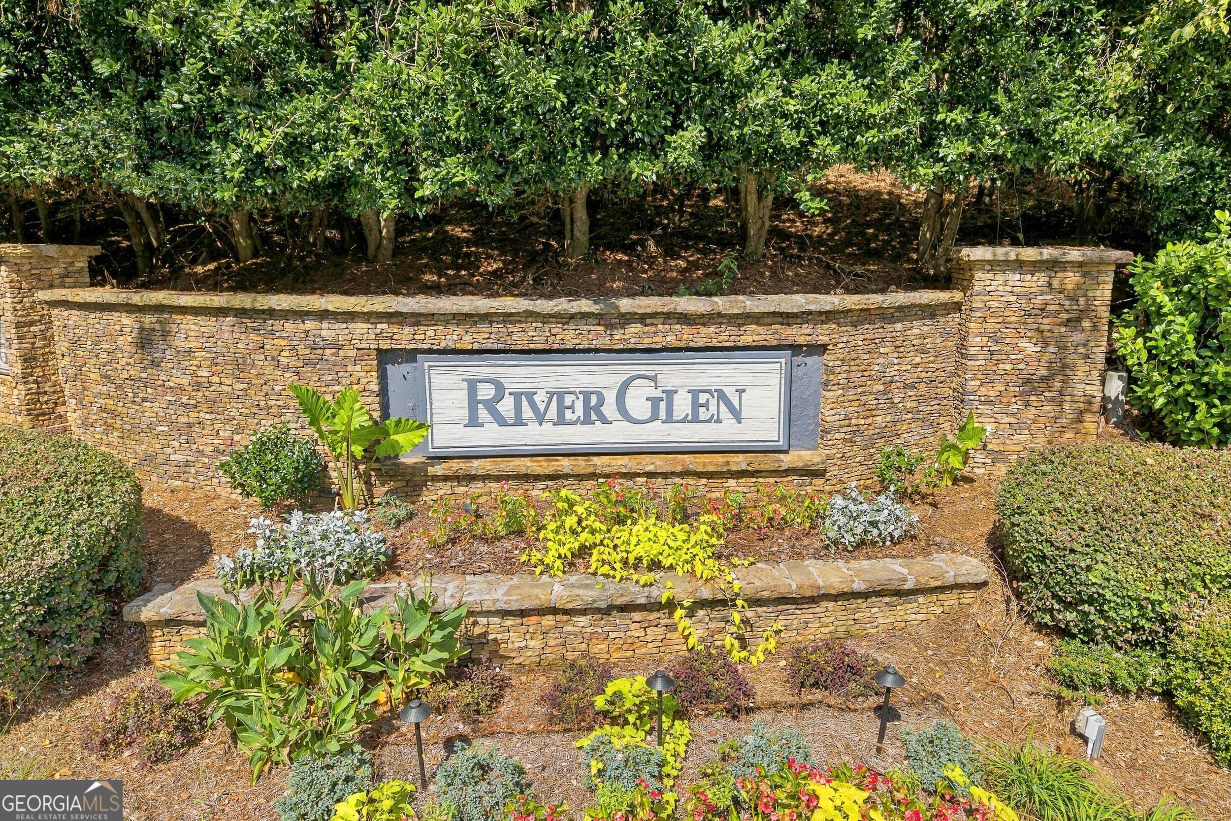 1735 Riverglen Drive Property Photo 56
