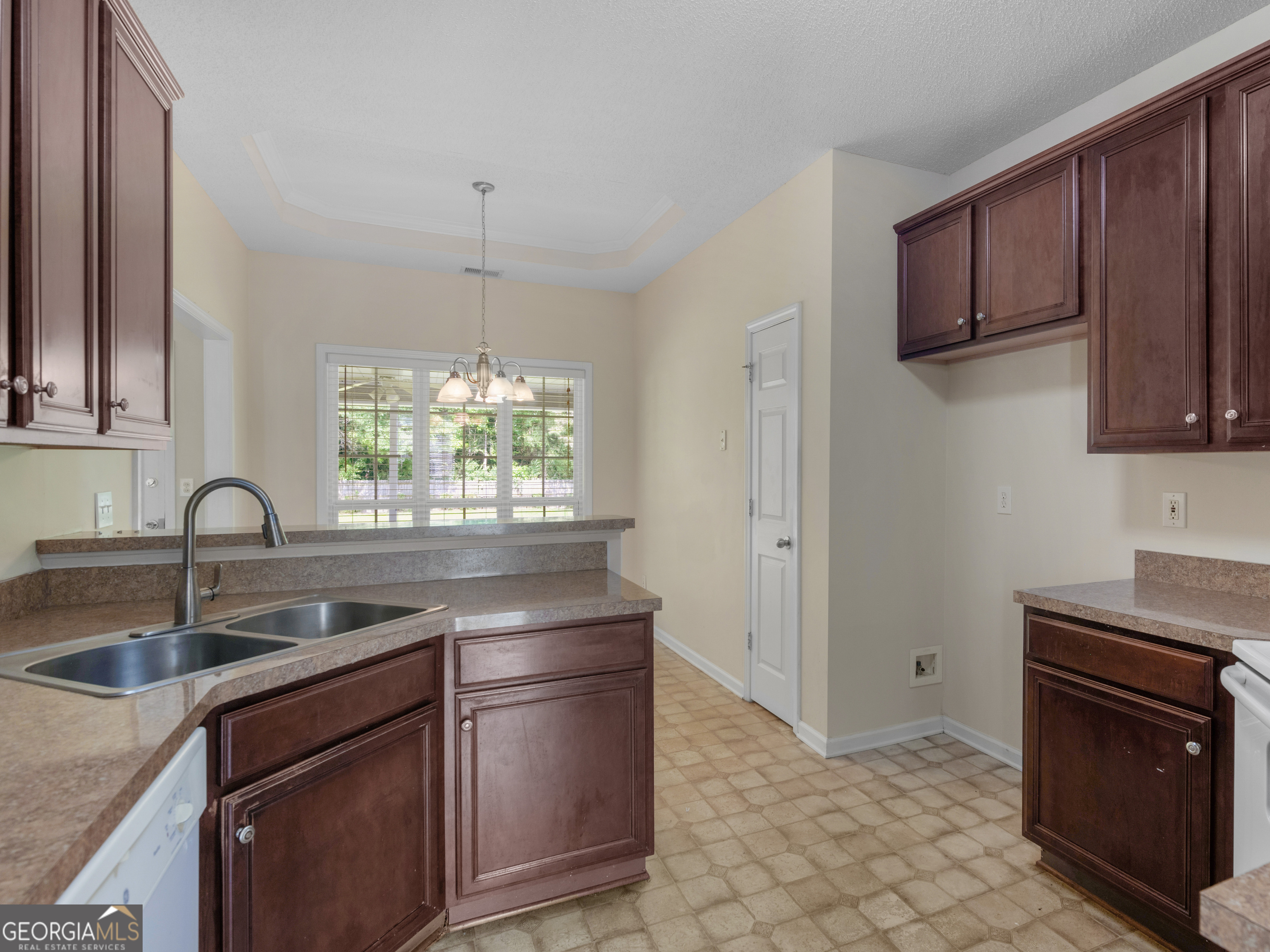 127 Autumn Run Place Property Photo 12