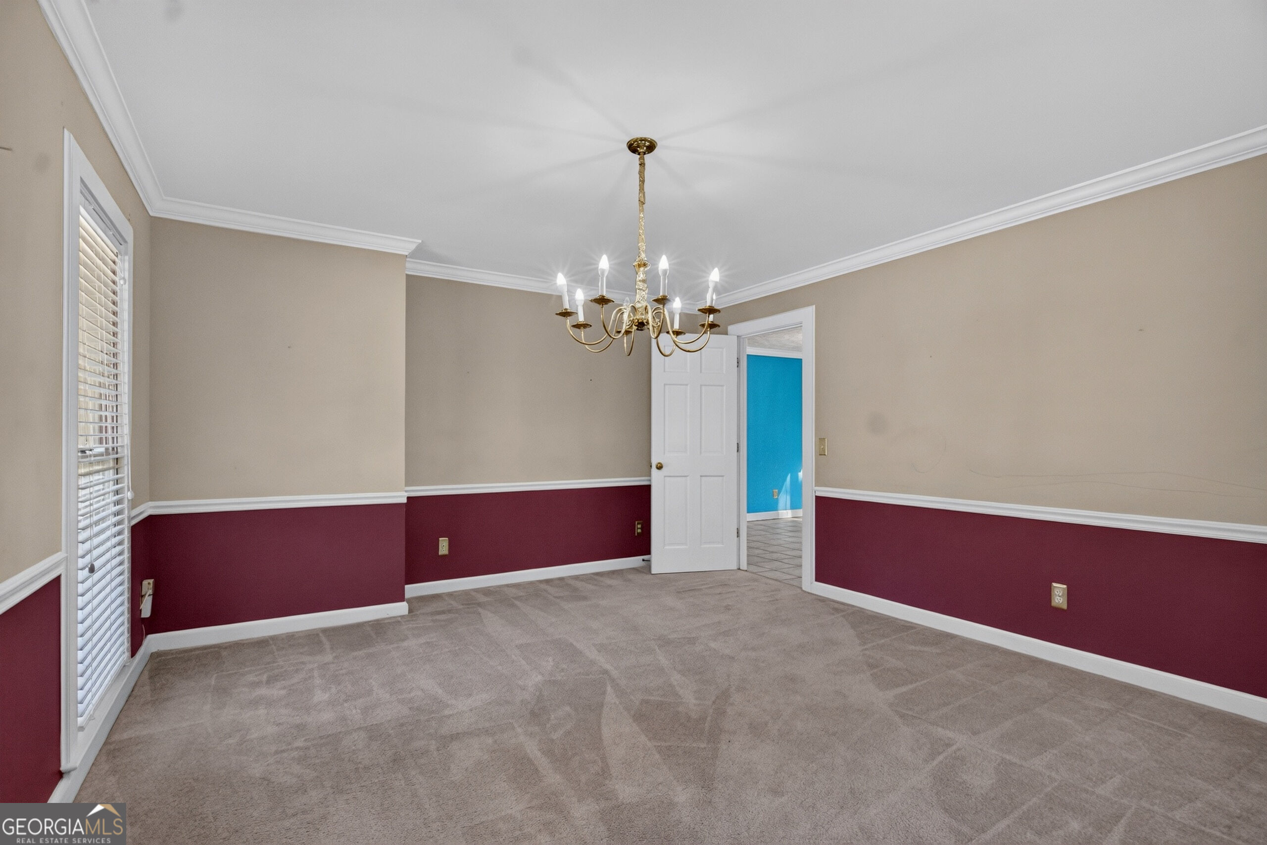 108 Powers Court Property Photo 6