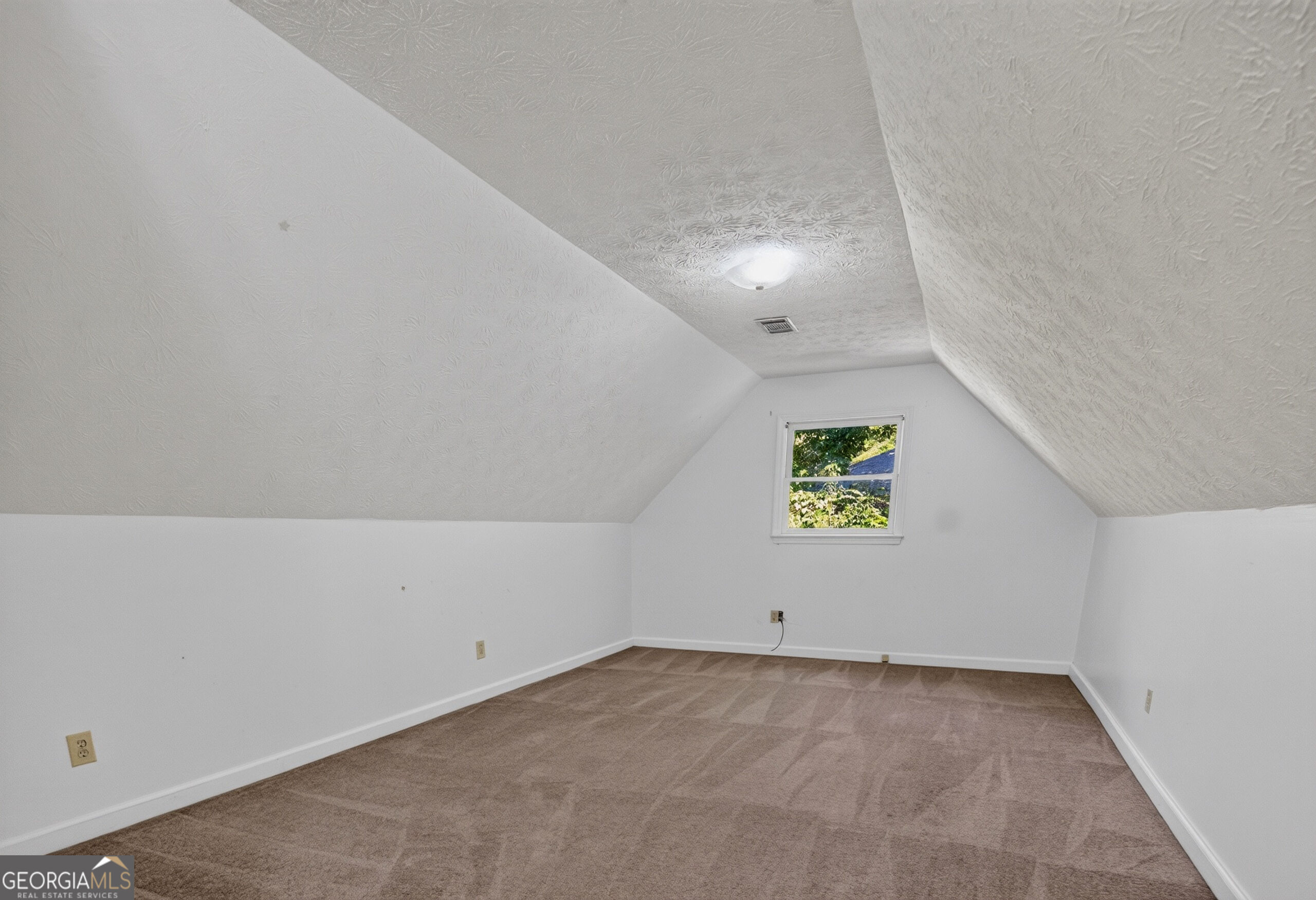108 Powers Court Property Photo 16