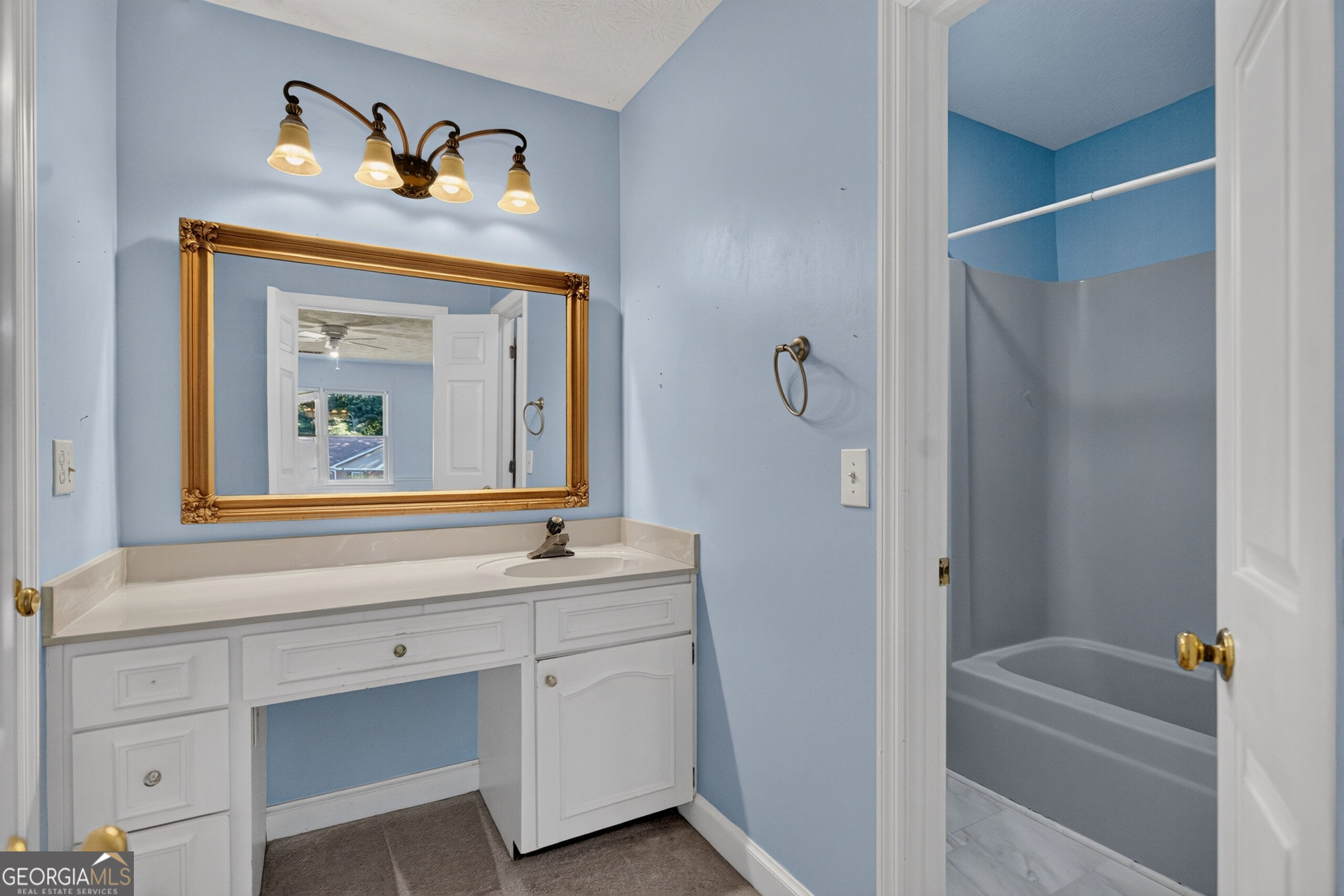 108 Powers Court Property Photo 18
