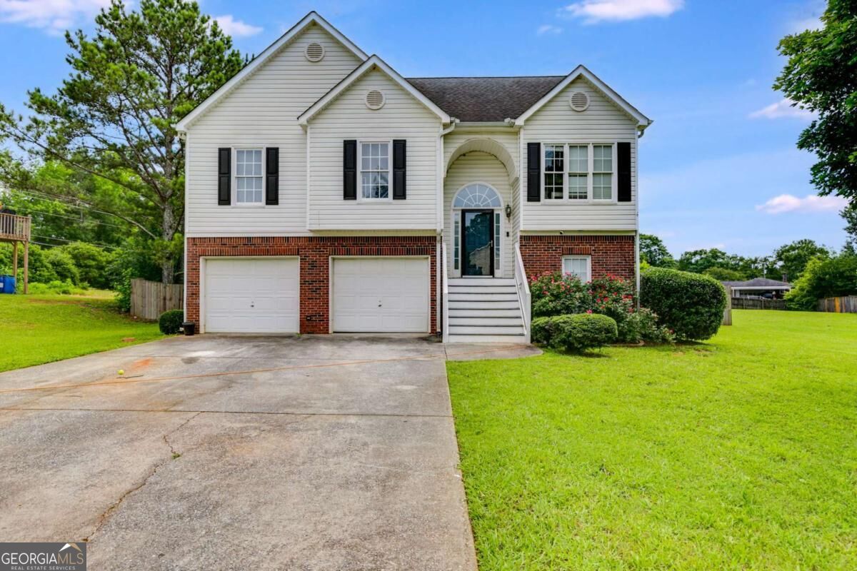 4905 Martin Farms Road Property Photo 1