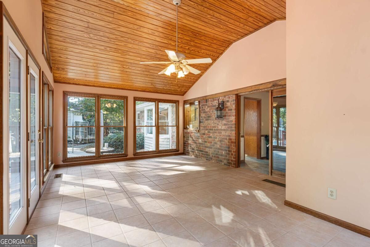 120 Gentry Halt Property Photo 15
