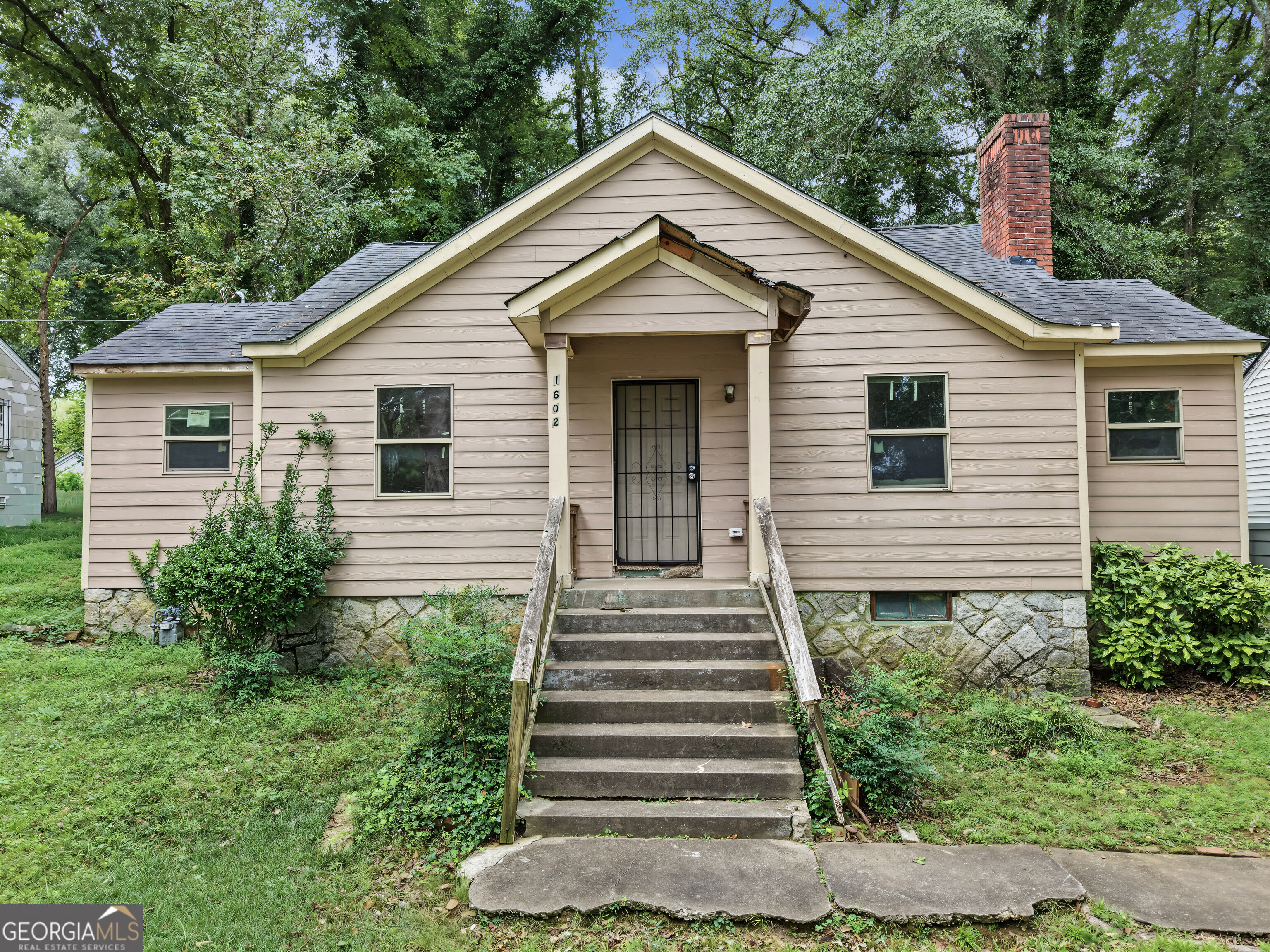 1602 Kenmore Street SW Property Photo 1