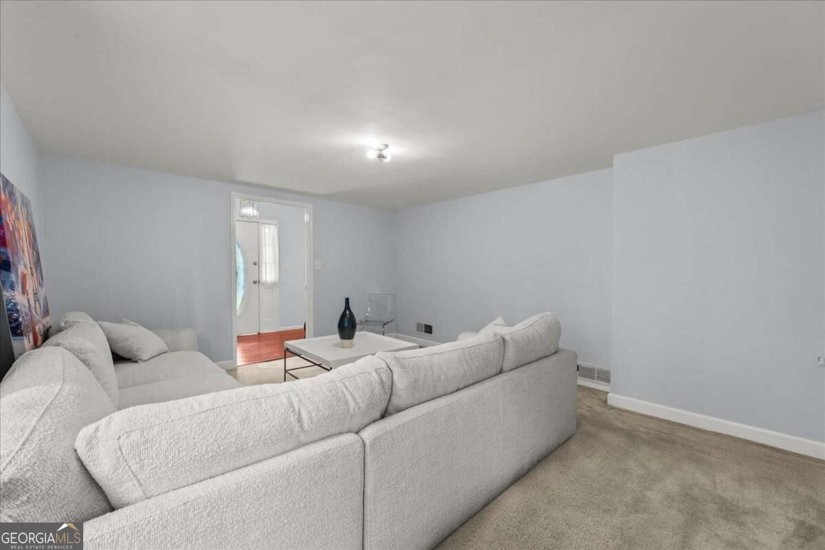 399 Emmett Street Property Photo 13